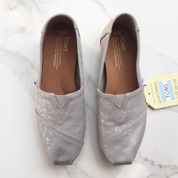 toms peace sign shoes